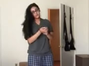 Indyjskie okulary dziewczyna rozbieranie się masturbacja