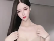 Azjatycka dziwka nagi taniec i masturbacja