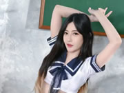 Tajwan najlepsza uczennica jest naga w klasie